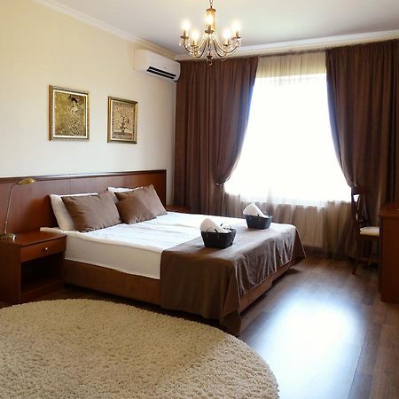 Henry Ford Mini Hotel Odessa Eksteriør bilde