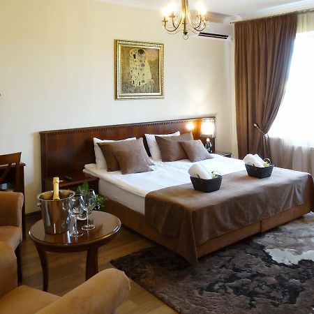 Henry Ford Mini Hotel Odessa Eksteriør bilde