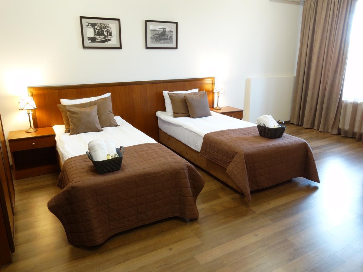 Henry Ford Mini Hotel Odessa Eksteriør bilde